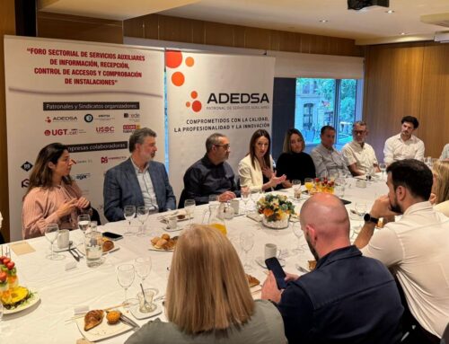 Desayuno con la Sra. Laura Freixas, Directora General de la Inspecció de la Generalitat, en el «FORO SECTORIAL DE SERVICIOS AUXILIARES DE INFORMACIÓN, RECEPCIÓN, CONTROL DE ACCESOS Y COMPROBACIÓN DE INSTALACIONES»
